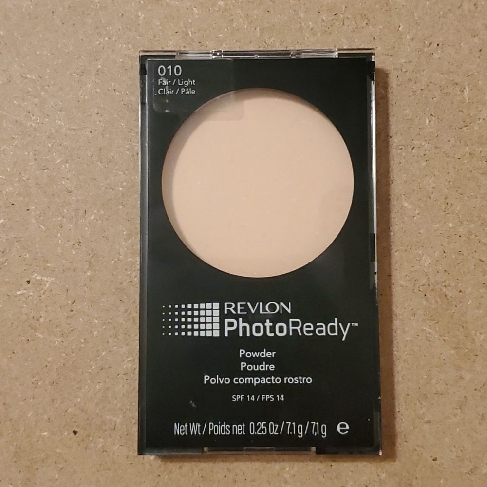 NIB Revlon PhotoReady Powder Fair/Light New In Box Makeup